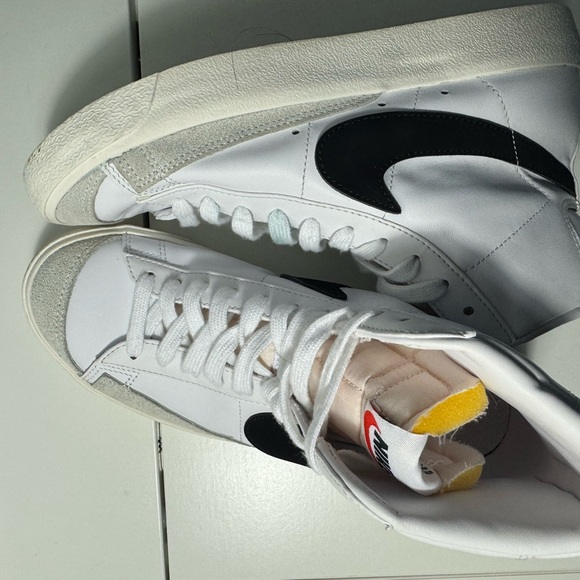 Womens Hi-top Nike Trail Blazer - Picture 2 of 2